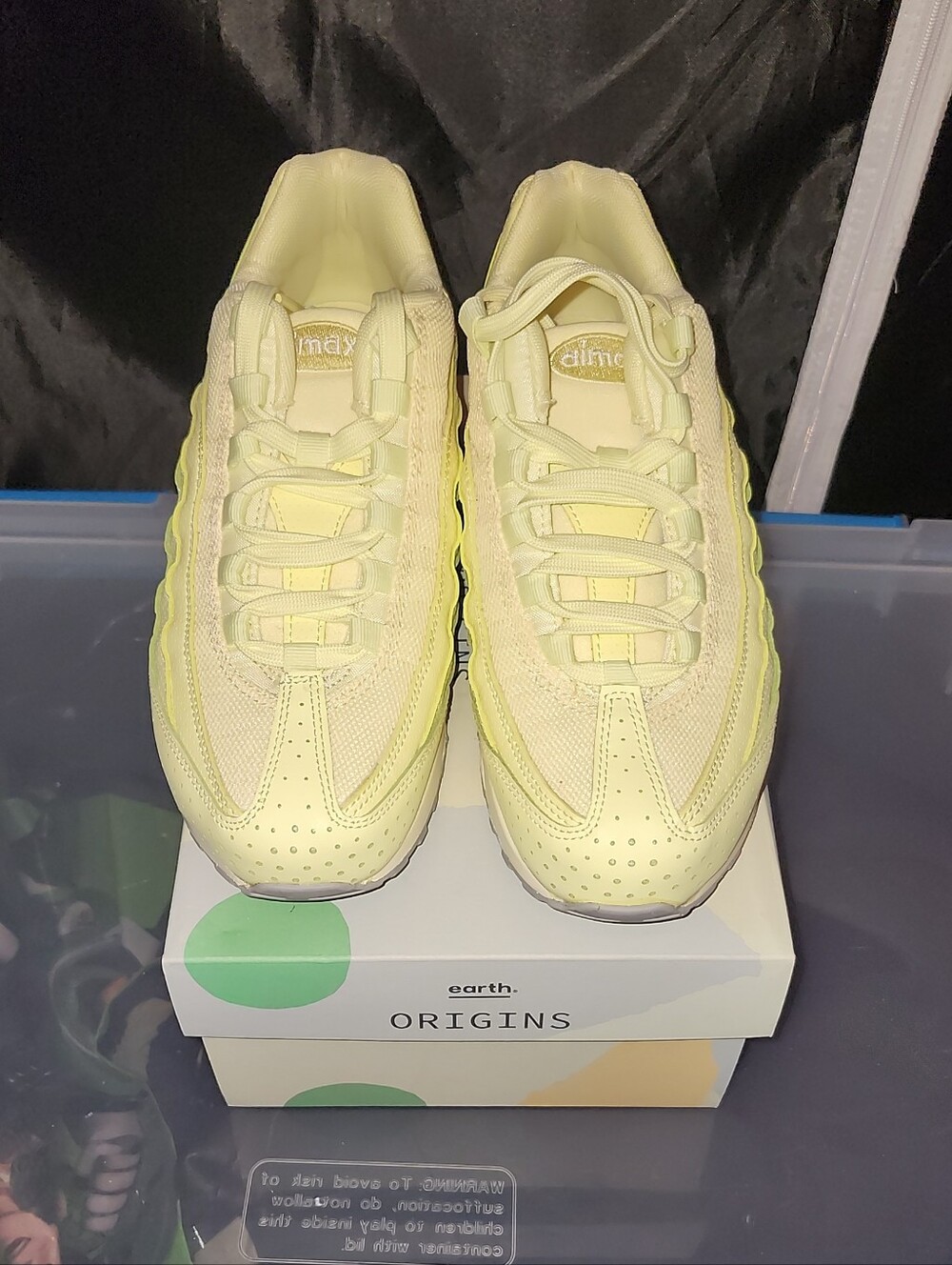 Nike Women's Light Yellow Lace-Up Sneakers